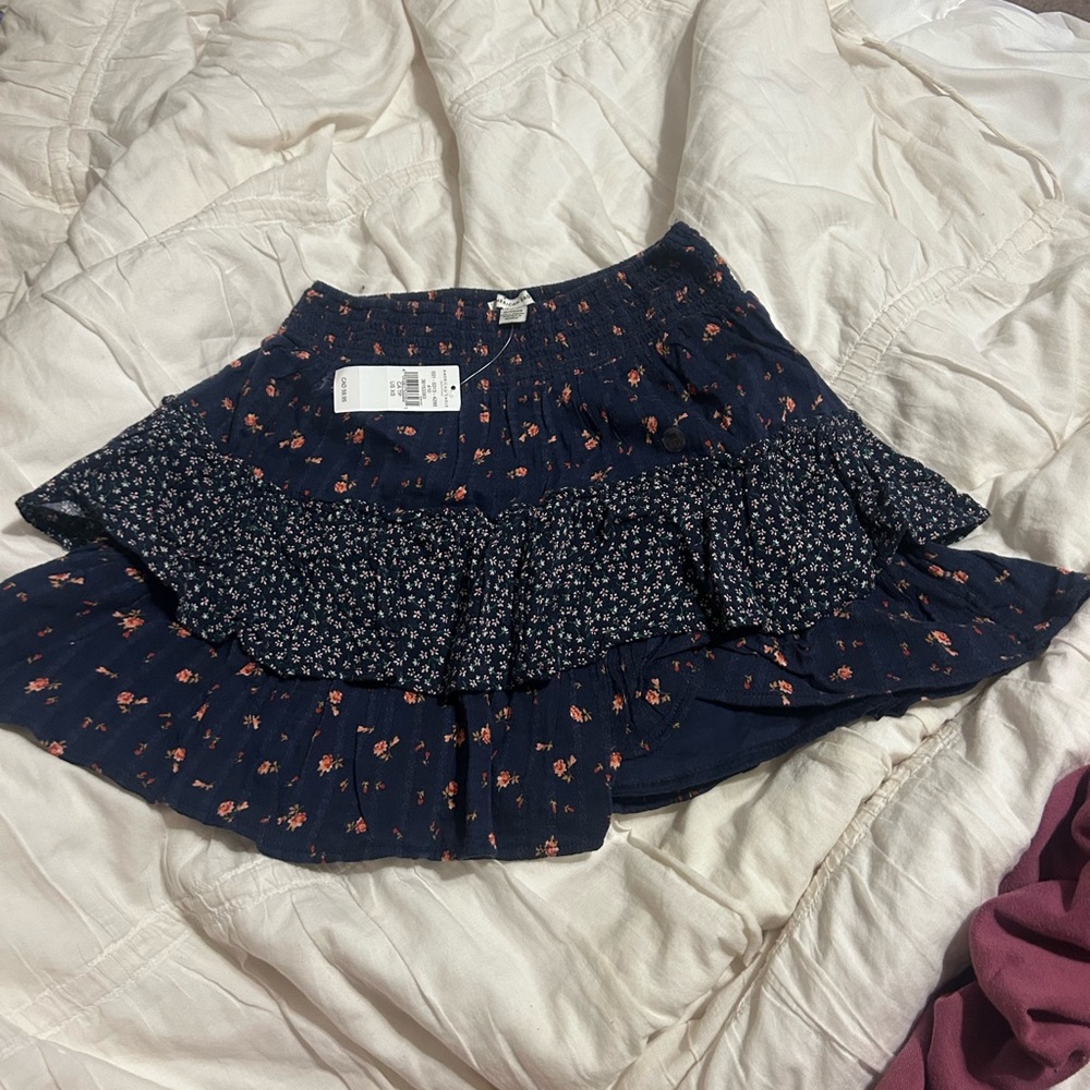 American Eagle Floral Navy Skirt
